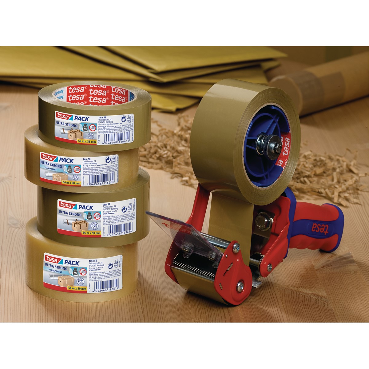 tesa Ultra Strong tape - Verpakkingstape van PVC met bijzonder sterke kleefkracht - Transparant - 3 rollen